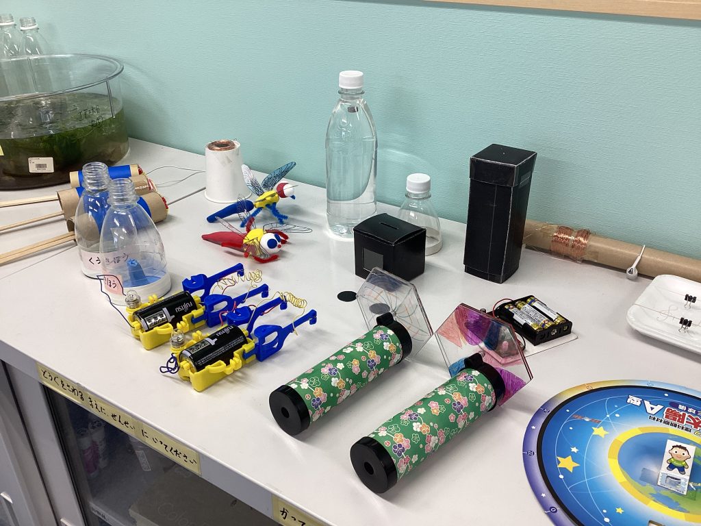 理科実験道具の展示