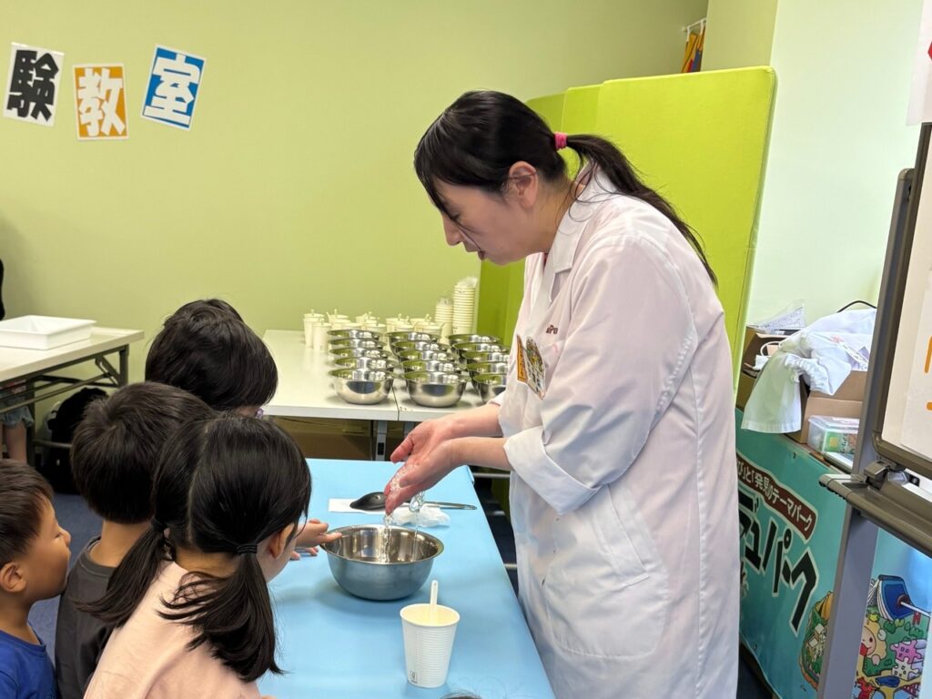 プニプニ水おばけ