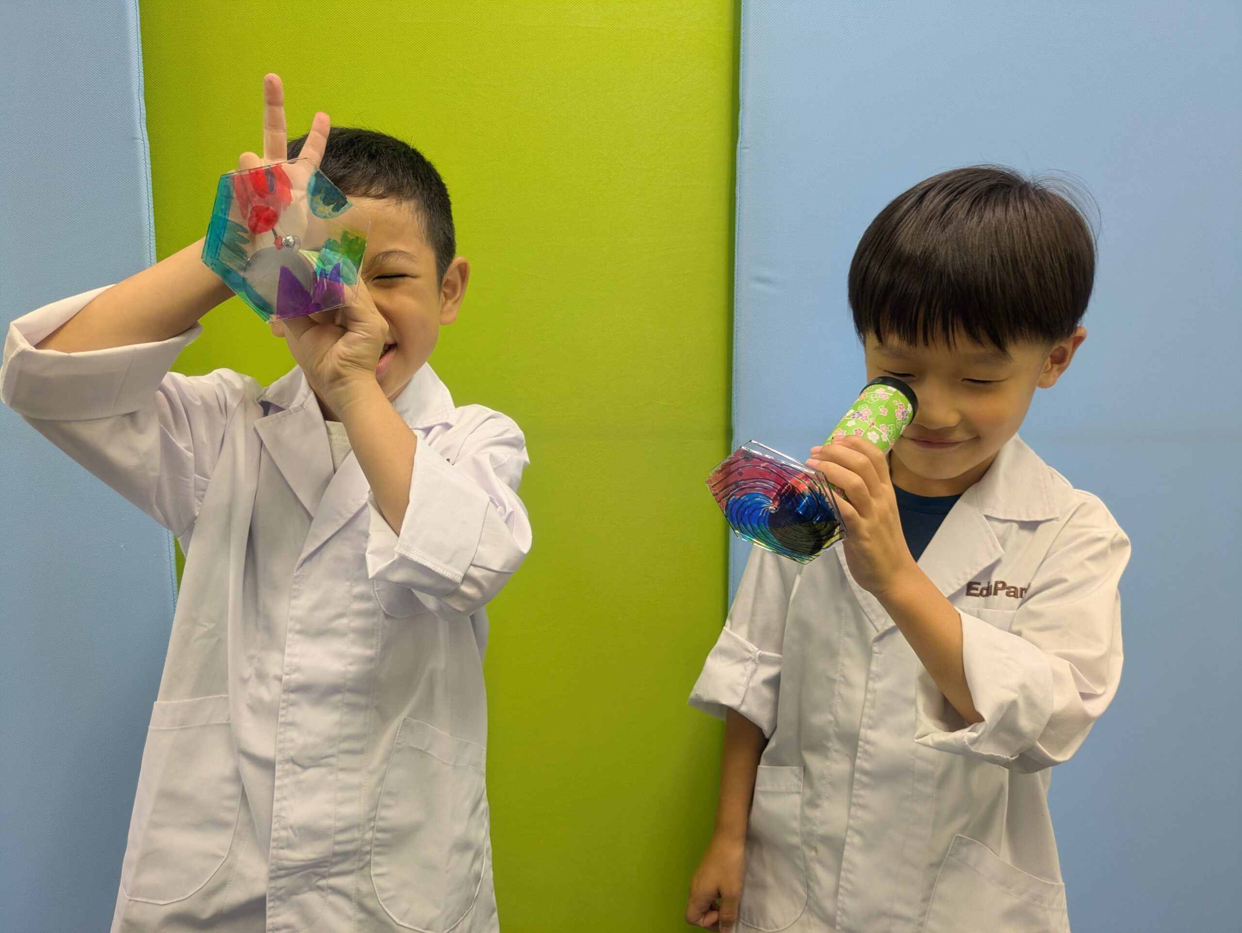 万華鏡を作ろう！！～理科実験教室１年生～